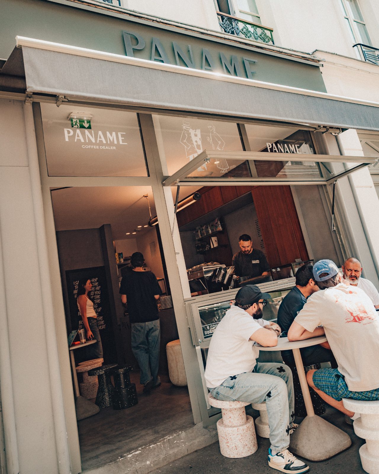Devanture Paname Coffee Shop